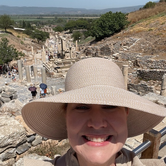 Meet your Posher, Jennifer - Picture 7 of 10